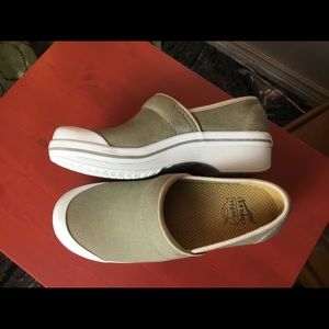 Dansko Vegan Canvas Clogs Nursing nurses